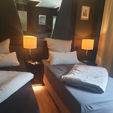 Miet-Kamp Ruhig, Zentral, Nahe Messe, Ausgefallenes Design 2 Schlafzimmer Berlín Exterior foto