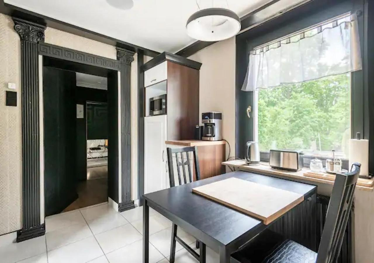 Miet-Kamp Ruhig, Zentral, Nahe Messe, Ausgefallenes Design 2 Schlafzimmer Berlín Exterior foto